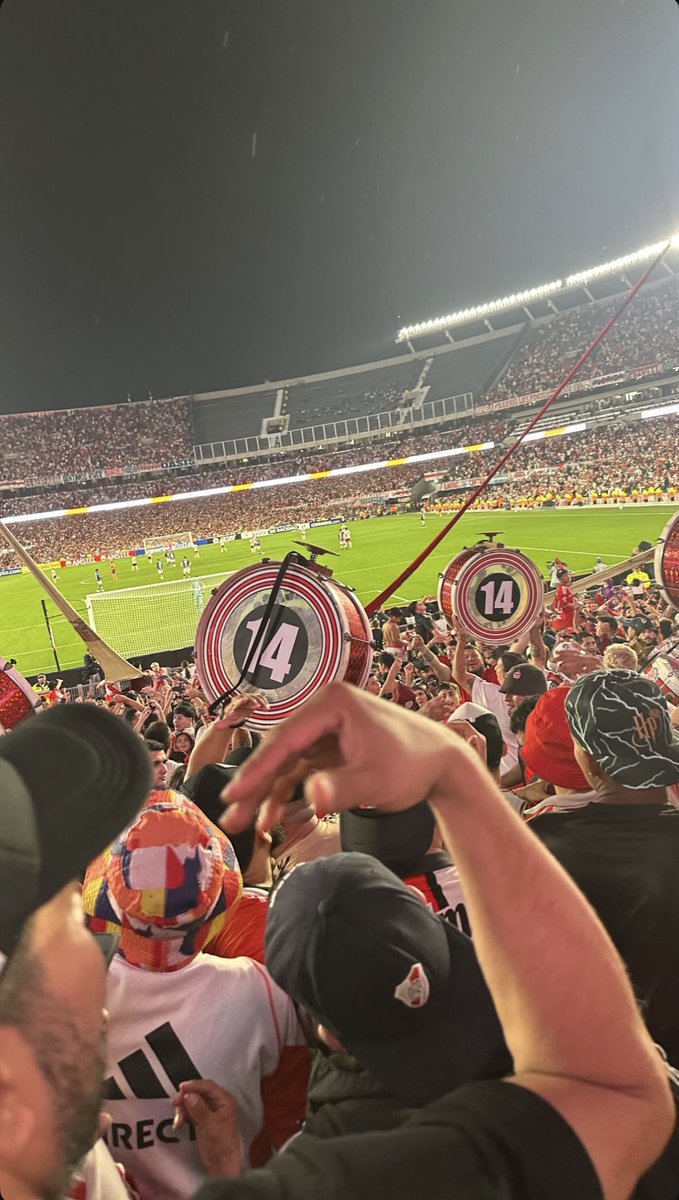 esta es tu hinchada la que tiene aguante 🐔