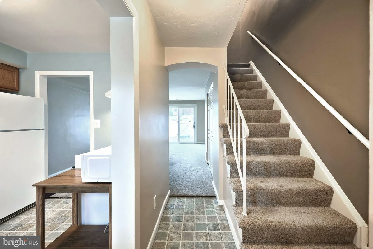 GinterGroup's tweet image. 762 Hardwick Place, York, PA, 17404
2 bed | 1 bath 1024 Sq. Ft.
Active | 135000
bit.ly/3GS9MTb
Welcome home to this beautiful 2-bedroom, 1-bath condo located in a friendly, well-maintained community! This move-in-ready unit features a spacious living area, kitchen,...