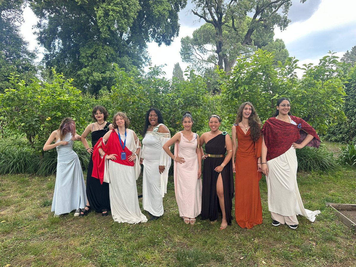 LBPascalForbach's tweet image. 🇮🇹 Dernière journée à Rome marquée par une visite surprise au Vatican, la restitution des projets à la Villa Médicis et une joyeuse Pizza Party pour conclure ce beau séjour culturel. Bravo aux élèves pour leur implication et leur attitude exemplaire ! 👏🍕
@pf_mourier
@cabbeke