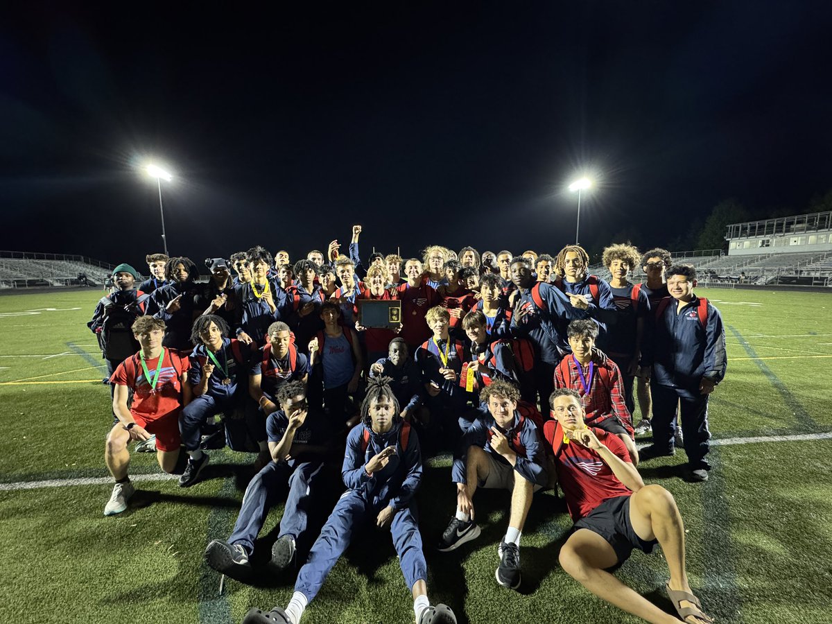 West Aurora Boys T&F tweet media