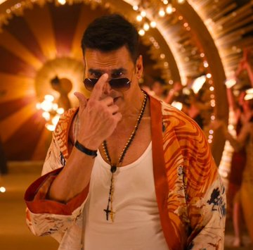 MaanBeena's tweet photo. Man is 57 But Giving us 30's Vibes🔥

#AkshayKumar #Housefull5 https://t.co/Fms928RIQD