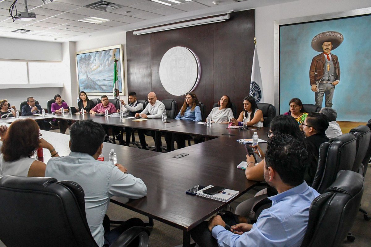 FISCALÍA DE MORELOS REFUERZA PROFESIONALIZACIÓN DEL PERSONAL CON PERSPECTIVA DE GÉNERO

La FGE de Morelos inició un ciclo de capacitación para personal ministerial sobre atención a víctimas de violencia de género.

#NoticiasMorelos <a href="/Fiscalia_Mor/">FISCALIA MORELOS</a> 
 <a href="/edgarmalc/">Edgar Maldonado</a>