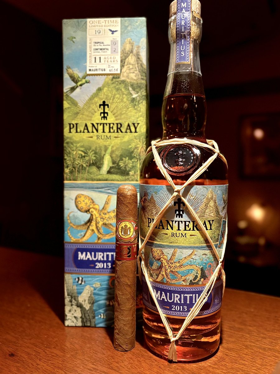 16th May OPEN
14:00〜26:00(L.O25:00)

#シガーネスト #大阪シガーカフェ  #シガーカフェ #葉巻 #カフェ #コーヒー #エスプレッソ #ミックスジュース #昼葉巻 #終日喫煙可 #夜カフェ #喫煙可能店 #cigarnest #osakacigarcafe #cigarcafe
#cigarbar #cigar #cafe #coffee
#雪茄 #ラムバー #planteray