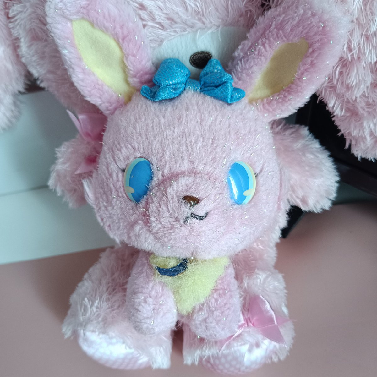 annccan's tweet image. wts want to sell lfb ina

🌙 sanrio sega jewelpet luna vintage 2009 plush
🛒 95.000 idr exc adm
💭 preloved, good condition, bulu shimmer, minus kecil di mata

can req voucher live xtra 10%

boneka jewel pet ori sale sapphie ruby garnet labra rare kelinci rabbit