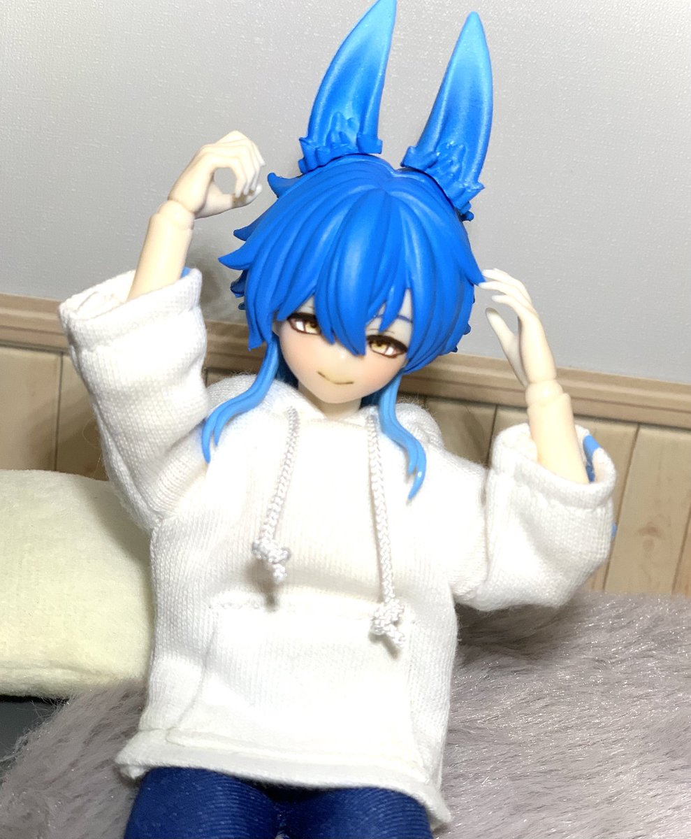 youkai_doll_'s tweet photo. ヘアパーツの塗装をお願いしてず〜っと大好きな蒼葉のキャラドール誕生しました…!!✨️✨️
お耳も髪の毛と同じグラデで凄く綺麗だしおめめも理想の黄色でキラキラしてて可愛すぎる😭👏👏
塗装:星咲チアンジェ様(@tiatiazaki)
アイ:#amatsuki_works 様
#シチリアの追憶 #drmd https://t.co/nQZubr7fJm