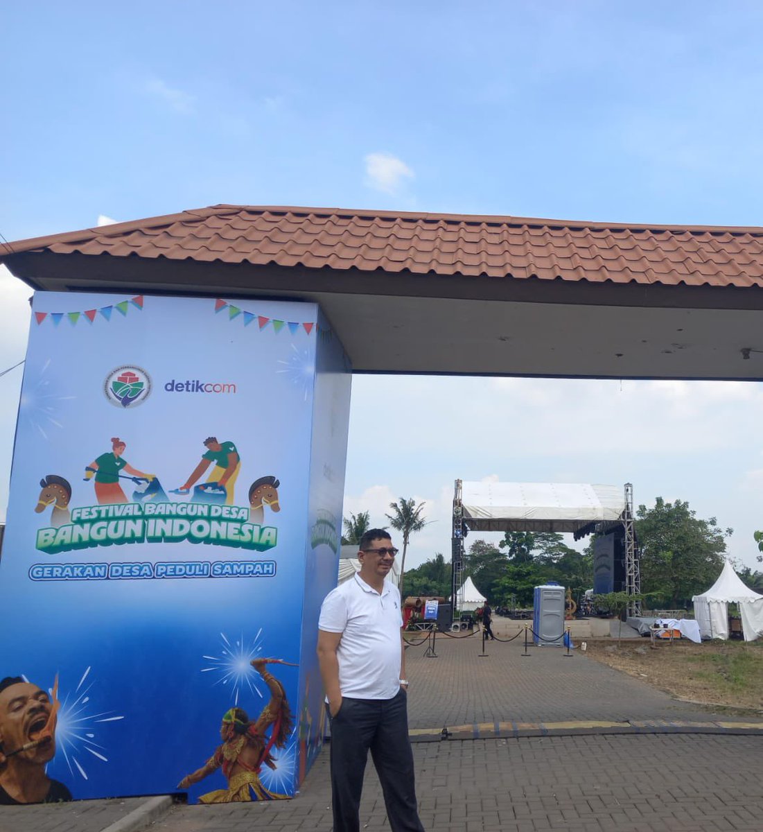 Hayyyuu...kita bersihkan desa dari sampah, agar tercipta lingkungan desa bersih dan sehat

Bersama Mendes PDT <a href="/YandriSusanto27/">Yandri Susanto</a> kita #bangundesabangunindonesia yang salah satunya mewujudkan #gerakandesapedulisampah 

<a href="/prabowo/">Prabowo Subianto</a> <a href="/setkabgoid/">Sekretariat Kabinet</a> <a href="/KemensetnegRI/">Sekretariat Negara</a> <a href="/KSPgoid/">Kantor Staf Presiden</a>