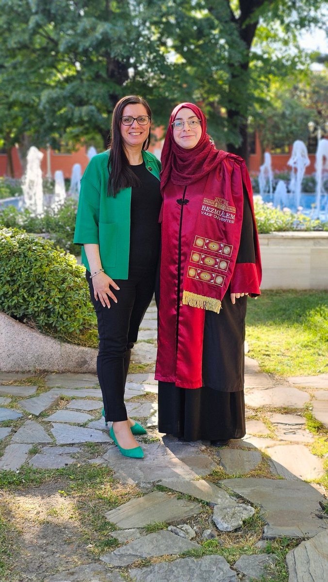 baydtemel's tweet photo. Congratulations to Dr Hatice Kübra Batu on passing her PhD defence and becoming the #2 PhD student graduating from our group! It was inspiring to see her overcome challenges and complete her PhD while shaping a new path. Thanks for bringing joy to #batmacro lab. @bvu_sbe https://t.co/TsxCRiNta0