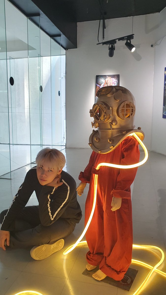 Hobbgoblinn's tweet photo. .𝖍𝖆𝖈𝖐//:𝖋𝖆𝖑𝖑𝖎𝖓𝖌 𝖆𝖓𝖌𝖊𝖑
#BangkokVibes #TravelThailand #BangkokArt #CityExplorer #WanderlustThailand #InstaTravel #ThailandVibes #BangkokLife #UrbanExploration #ArtInBangkok #InstaVlog #TravelBlogger #BangkokTrip #CreativeTravel #HiddenBangkok #TravelWithMe #VlogLife https://t.co/xl33IMVFgF