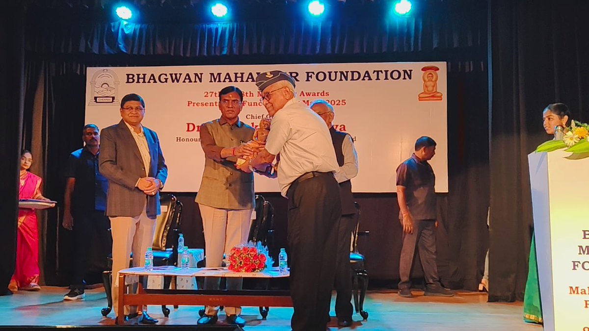 RashmiBaruaEcon's tweet photo. My father, Gp Capt AC Barua (Retd), recd the Mahavir Award from hon. Minstr @IndiaSports @mansukhmandviya for his work with destitute women in Assam #seneh. Humbled as he joins past awardees incl MS Swaminathan, Anna Hazare, Baba Amte. π#MahavirAward @mygovassam @CMOfficeAssam https://t.co/uVu3vXPeeW