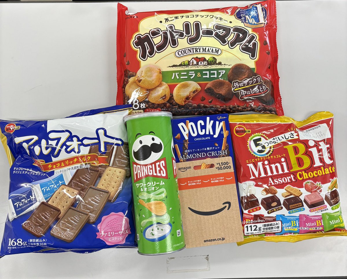 pingpong0717's tweet photo. 本日18時から新歓トーナメント(決定会込み)です！
景品も用意しているのでぜひご参加ください！！ https://t.co/sPYmRZYut3