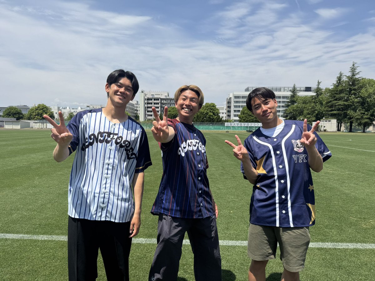 🔹𝑵𝑬𝑾 𝑮𝑶𝑶𝑶𝑫𝑺🔹 ✔️ベースボールシャツ ¥3,300 🔵ネイビー