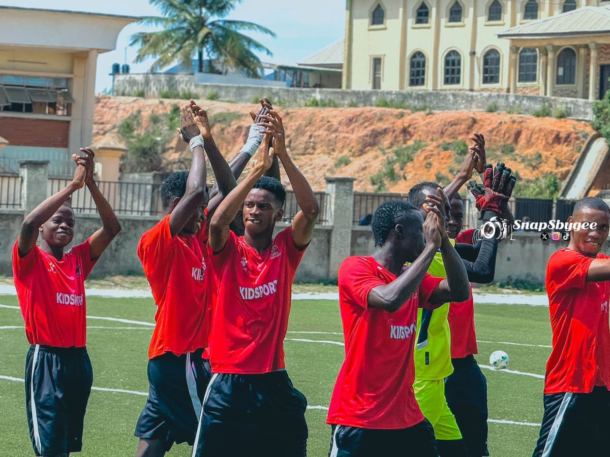 Fc_Ablaze's tweet photo. The fans love them - this could have been their season but it gets better from here https://t.co/MaN6os6oIu