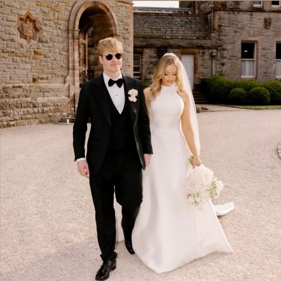 The stunning couple 🥰

#Kodaline #MrandMrsG