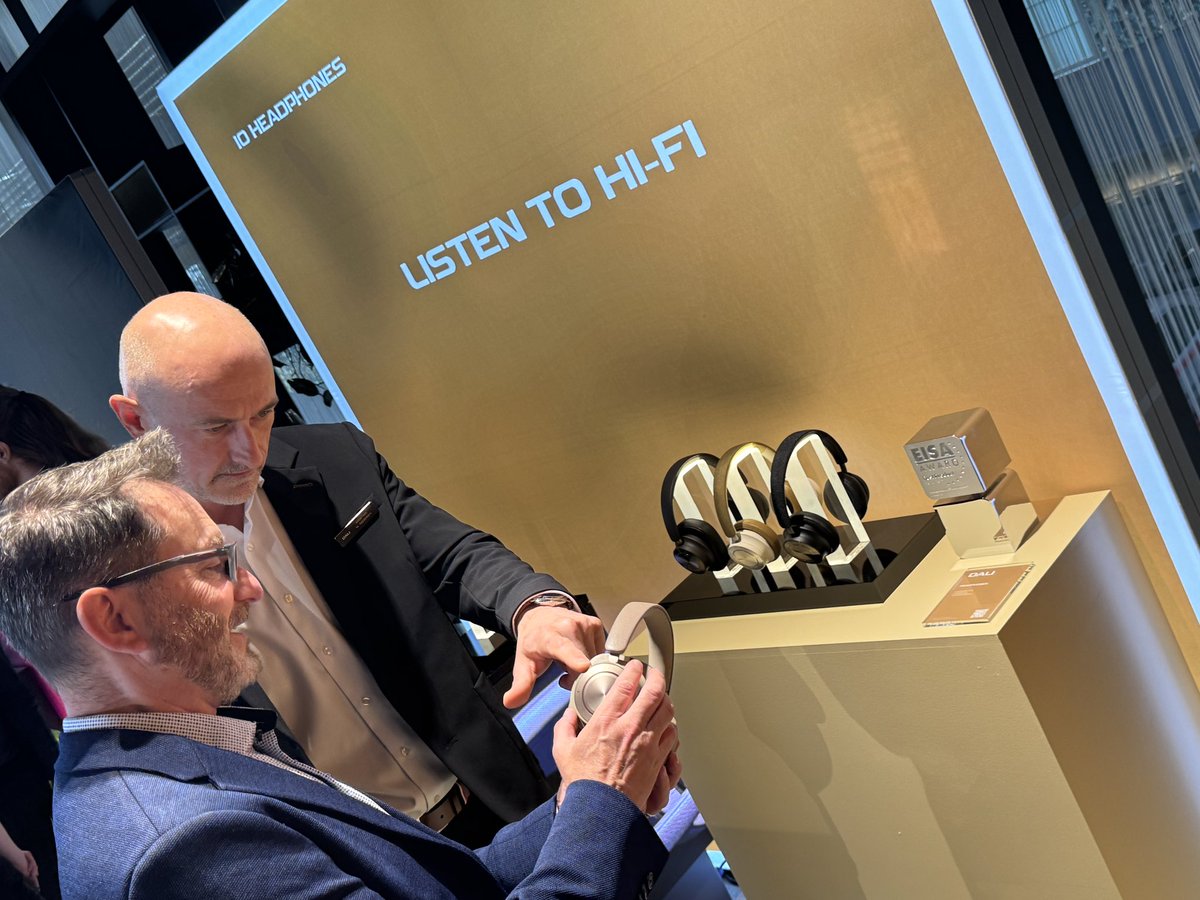 starscreamcomms (@starscreamcomms) on Twitter photo Thanks to all the media that dropped by our launch for <a href="/DALIspeakers/">DALI A/S</a> at the Munich High End Show yesterday. The best looking speakers on the block ; ) <a href="/highendsociety/">High End Society</a> #Munichhighend #HES2025 full press releases on the link press.starscreamcommunications.com/category/dali <a href="/starscreamcomms/">starscreamcomms</a> #avtweeps Thanks to all the media that dropped by our launch for <a href="/DALIspeakers/">DALI A/S</a> at the Munich High End Show yesterday. The best looking speakers on the block ; ) <a href="/highendsociety/">High End Society</a> #Munichhighend #HES2025 full press releases on the link press.starscreamcommunications.com/category/dali <a href="/starscreamcomms/">starscreamcomms</a> #avtweeps