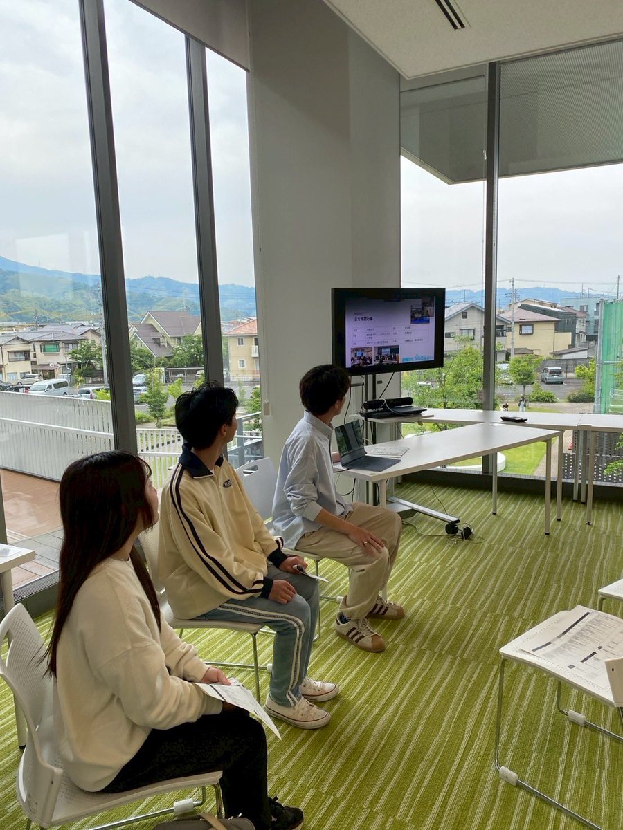 NGOaoi's tweet photo. 本日は常葉大学さんの外国語支援センターの方々と協力し、私たちの活動について紹介しました！13人の学生さんが参加してくださり、常葉さんと協力してできることや、学生にできる国際協力について話し合いました。

勉強になる良い機会でした。ありがとうございました🙇

#常葉大学
#静岡学生NGOあおい https://t.co/dVzgSRpFwx