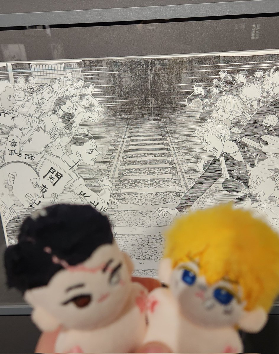 go_zo_'s tweet photo. 롯폰기 전시회 두 번 가서 한국 전시회 볼 땐 얌전한 오타쿠 될 줄 알았는데..
어림도 없지
호들갑 오타쿠 됐음 https://t.co/HGh4wM2cqI