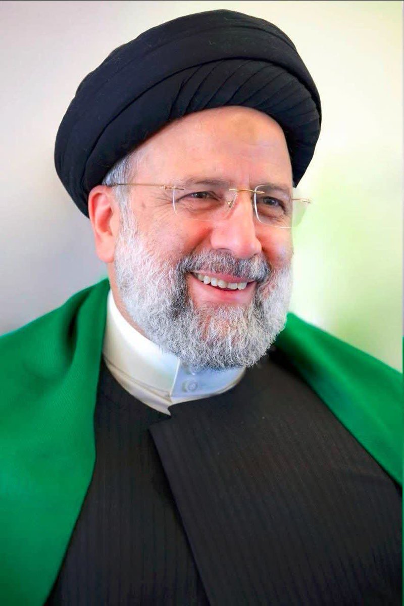 GhafouriAbbas's tweet photo. در خدمت خلق بی‌ریا باید بود
لبریز محبّت و صفا باید بود
راضی به رضای دوست می‌باید شد
مانند تو خادم‌الرّضا باید بود... https://t.co/5XVdzFmdV2