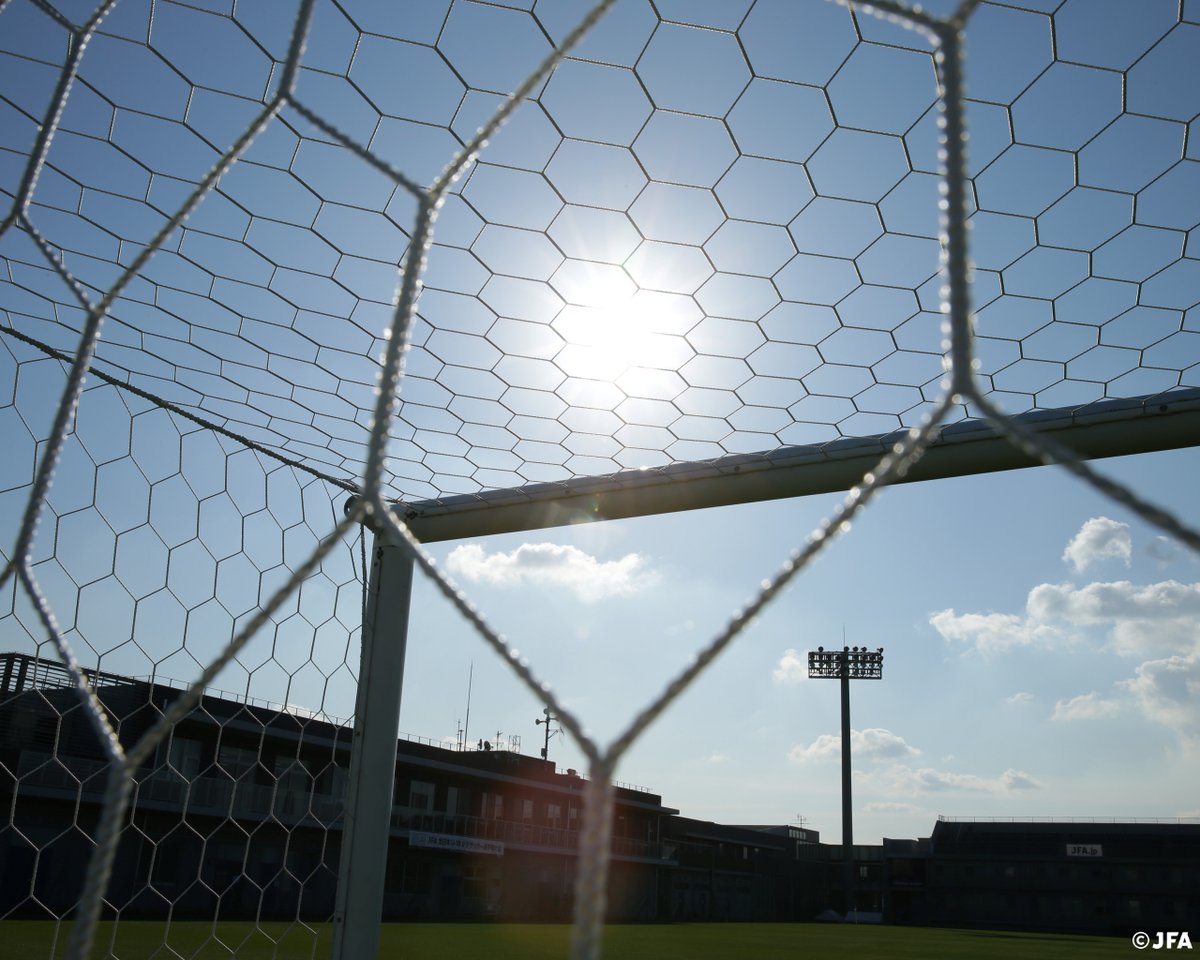 jfa_samuraiblue's tweet photo. 🔹𝗦𝗔𝗠𝗨𝗥𝗔𝗜 𝗕𝗟𝗨𝗘🔹
🎟️6/7(土)公開練習 見学チケット販売のお知らせ🎟️

6/7(土)に、J-GREEN堺 S1フィールド(大阪府)にて、【FIFAワールドカップ26アジア最終予選(3次予選)】に向けたSAMURAI BLUEのトレーニングを公開することが決定しました。

同日のトレーニングでは、会場付近および客席スタンドの混乱を避けるため、見学入場券を事前販売します。
見学にはチケットの購入が必須となりますので、『チケットJFA』にてお買い求めください⚽

本公開練習の「チケット収益の一部」は、能登半島地震サッカーファミリー復興支援金として拠出され、能登半島地震で被災した地域や避難生活を送っているサッカーファミリーが、これまで通り、サッカーを楽しむことができる環境の復旧と復興のために使用させていただきます。

🎟️チケット販売期間：一般販売(先着制)
5/25(日)10:00～販売開始

詳細はこちら
🔗https://t.co/TbzRVqmHOv

#最高の景色を #SAMURAIBLUE
#jfa #daihyo #サッカー日本代表
