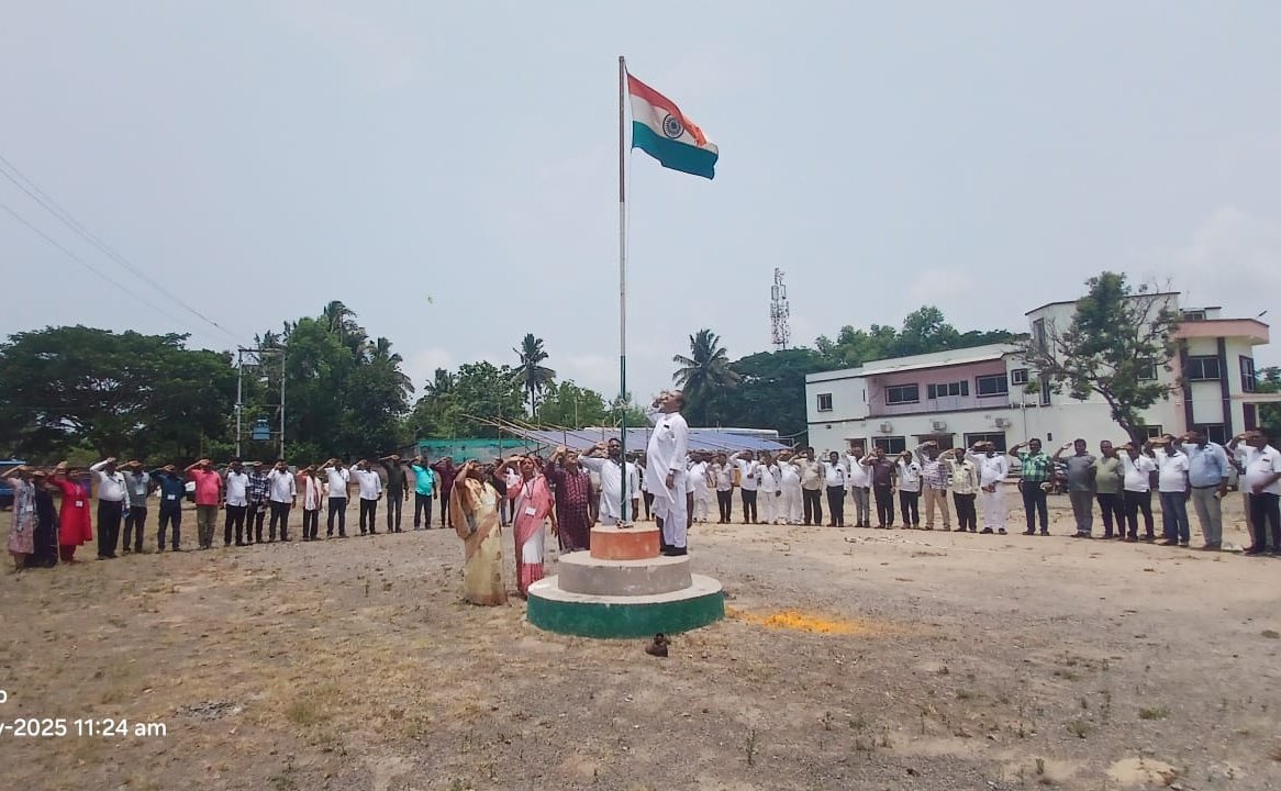 RGPRSOdisha's tweet photo. Glimpses from the Flag Hoisting ceremony today at NAC, Kalyana Mandap, Konark as we begin our Puri district level #SarvodayaSankalpShivir 
Jai Jagat 🌍🌏🙏🏽 @sarvodayasangam @RGPRSinc @sudarsandasINC @INCOdisha @MManisa https://t.co/iQi8sR3D62
