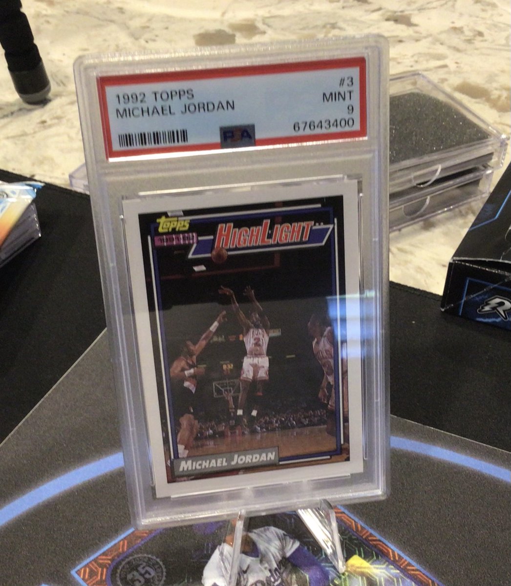Today’s giveaway: 1992  Topps  Jordan
#GOAT 🐐 #Jordan
Like✅
Follow✅
Repost✅
Tag  someone  for  an  extra  entry
Winner  picked  Sunday!
