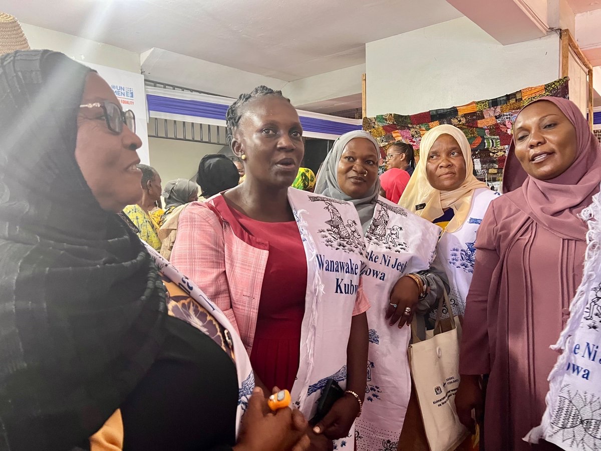 unwomentanzania's tweet photo. In Dar es Salaam today, UN Women is honoured to welcome H.E. Alex Stubb, President of Finland, to the Machinga Complex to engage with women traders benefiting from our Women’s Leadership and Economic Rights Project supported by @FinnishEmbTz, and the market is looking forward to receive him!