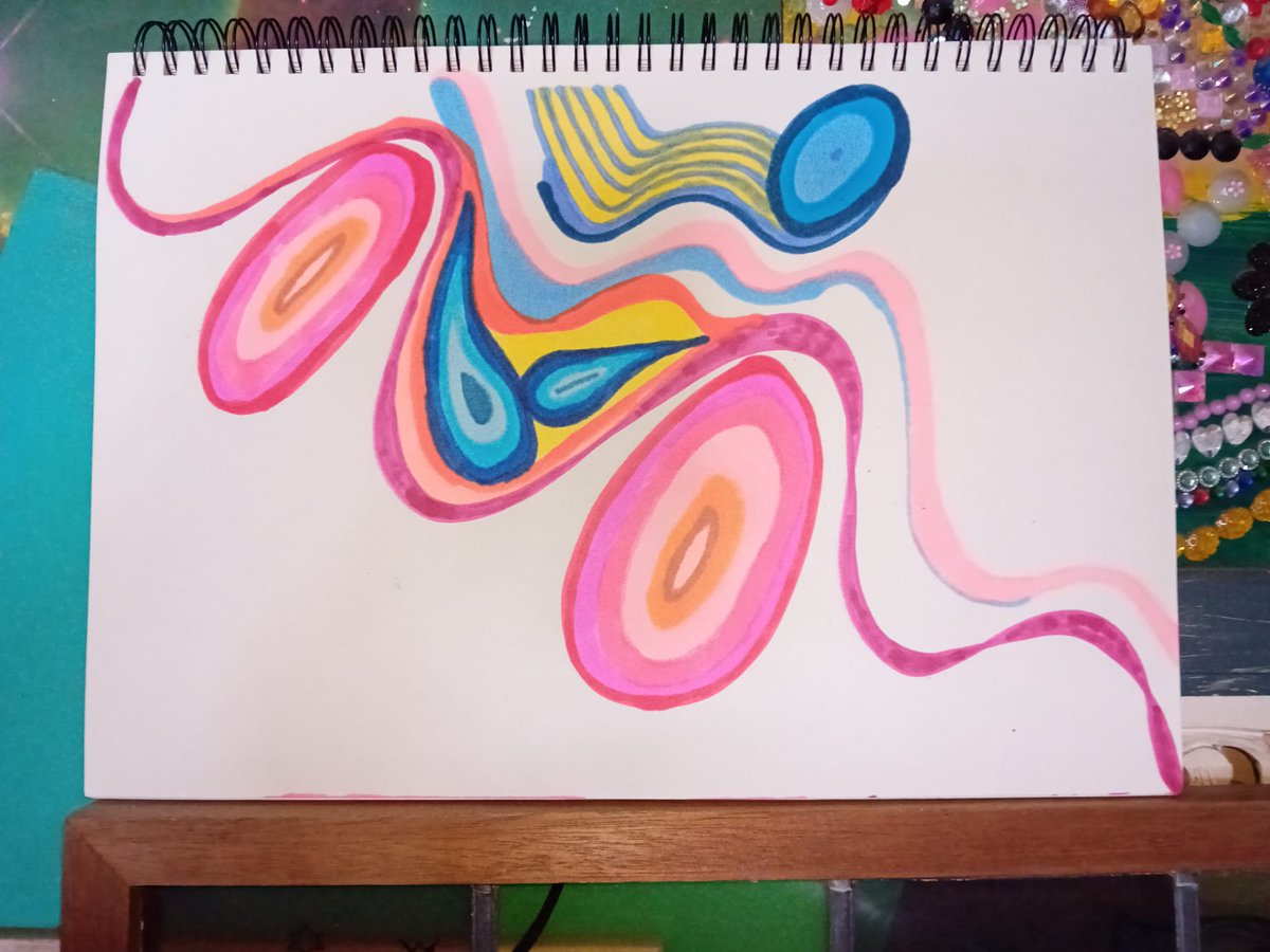 Kronenberg211's tweet photo. Als ze me missen...β«
Dan ben ik aan het tekenenπ₯³π¨π©βπ¨
Benieuwd wat dit nou weer gaat worden...π
#artinprogress #art #MirCreatiK
Het liefst werk ik met pastels, maar dat geeft zo'n rommel en ik mis een goede tafel, dus twinmarkers op alcoholbasis it will be...π
#artonX #Artist https://t.co/1pyyWYPcuZ