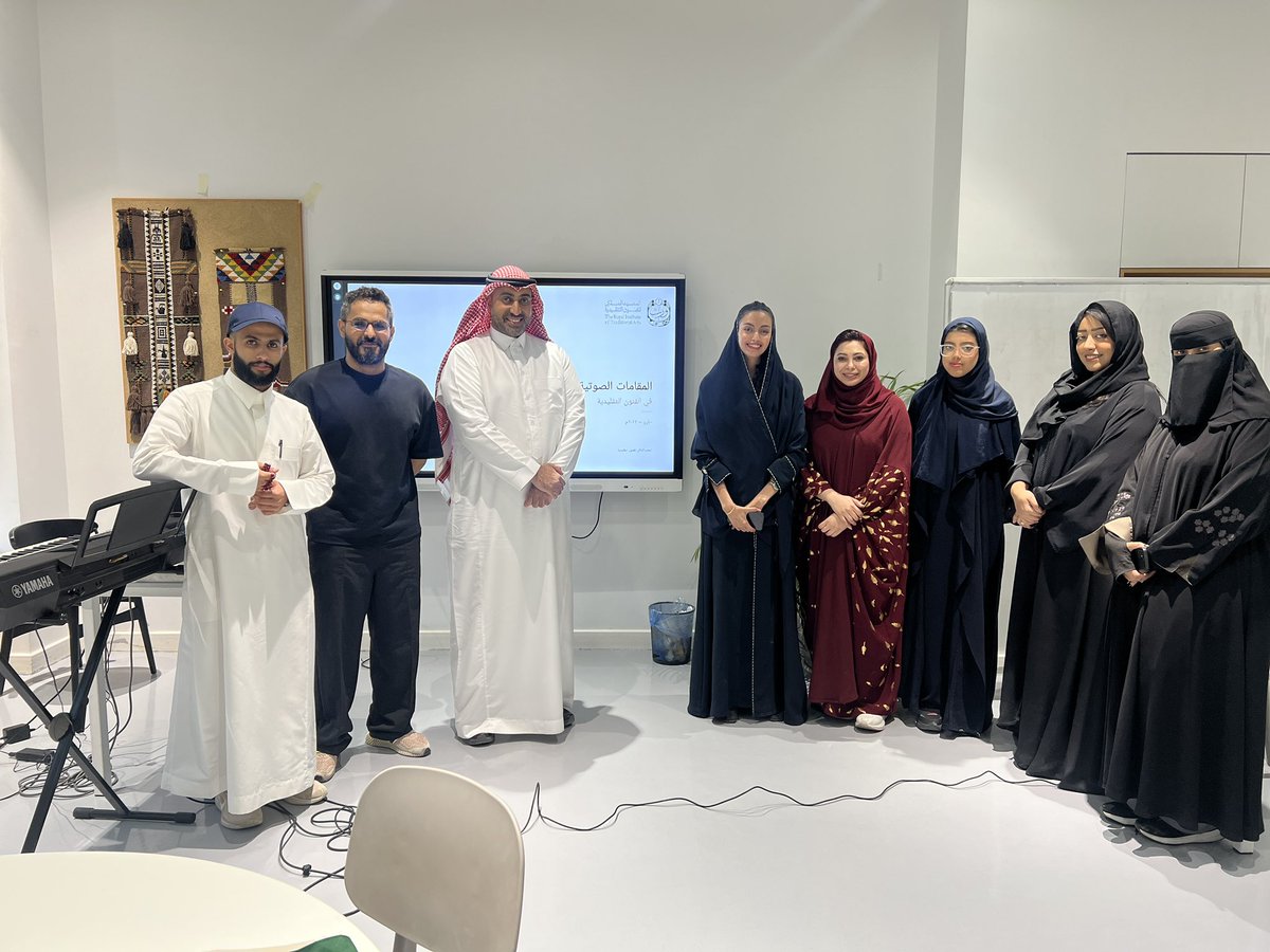 khadrawim_'s tweet photo. مُمتنة إلى @SModhi المُدرب اللي أهداني بشغفه.. وحُبه لِلمقامات،، أهداف جديدة جميلة.. https://t.co/AVp6z0kJyD