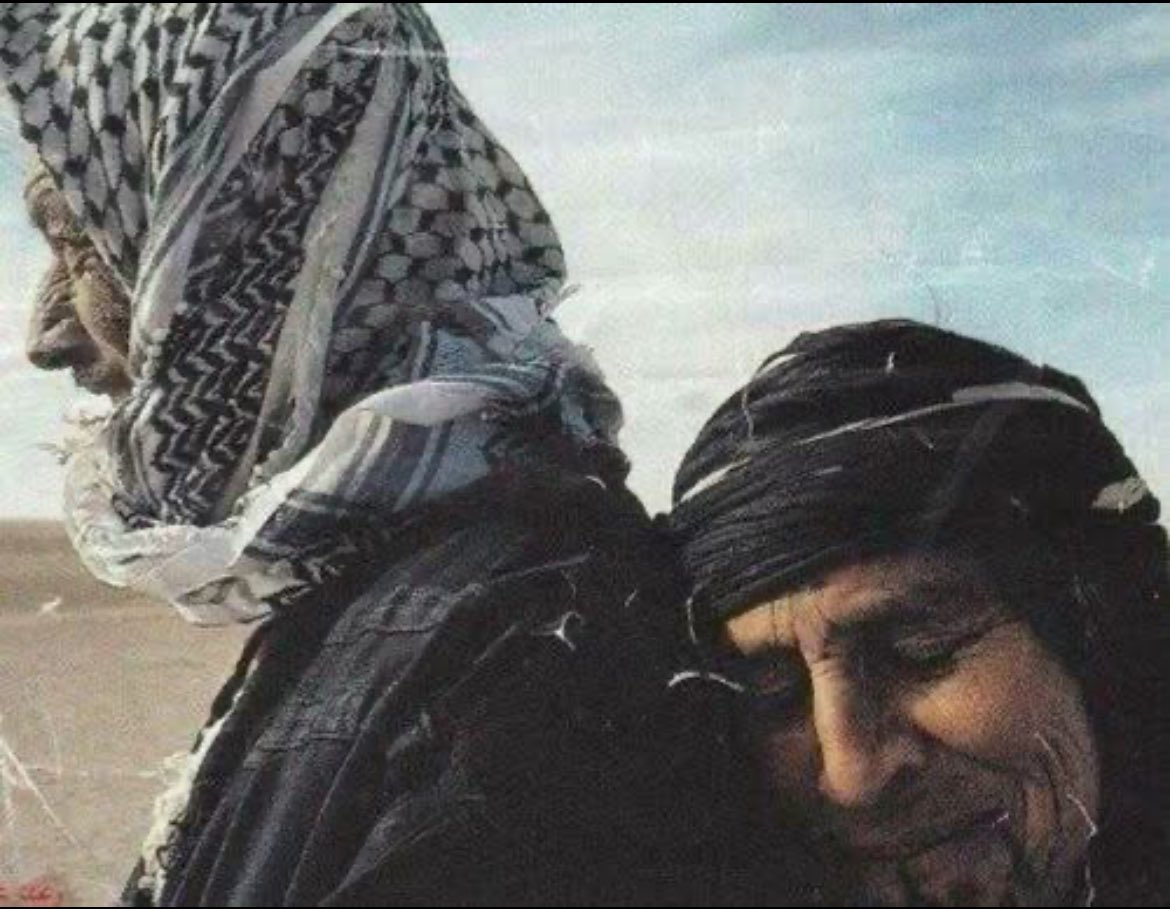 Emir3314's tweet photo. Kürt yok diyordu. Kürt yok!
Güneş yok dermiş gibi,
Ay yok, yıldız yok dermiş gibi.
Bir halk nasıl inkar ediliyordu!..

- #MehmedUzun https://t.co/k5CiAYs6aX