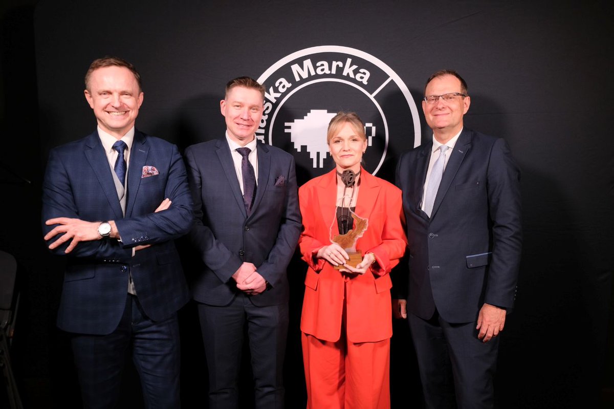 UMB_Bialystok's tweet photo. 💪 Mamy to! Naukowcy z Centrum Badań Klinicznych UMB otrzymali Podlaską Markę w kategorii „Odkrycie” za opracowanie nieinwazyjnego testu w diagnostyce raka jajnika. To najbardziej prestiżowa nagroda w regionie. #podlaskamarka #odkrycie https://t.co/ug9gxPMQjC