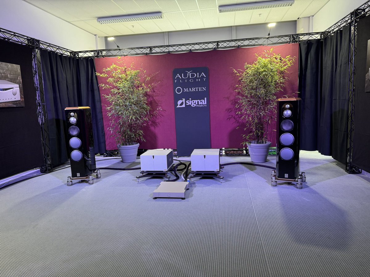 Absolute_Hi_End's tweet image. Audia Flight new Strumento No.8 Signature monos with Marten Speakers and Signal Audio cables 

@AudiaFlight @martenaudio @signalprojects #signalprojectscables #audiaflight #martenspeakers #munichhighendaudio2025