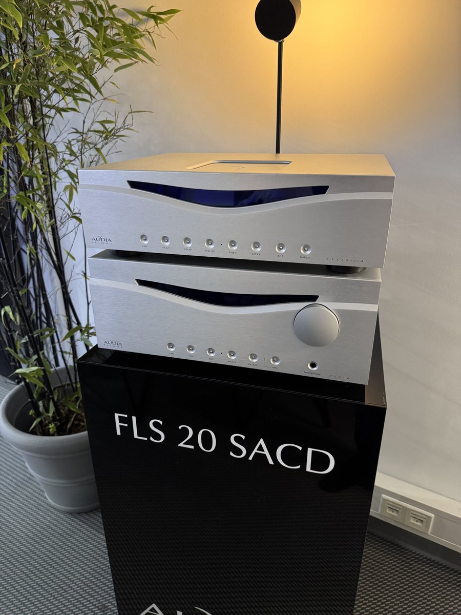 Absolute_Hi_End's tweet image. Audia Flight new Strumento No.8 Signature monos with Marten Speakers and Signal Audio cables 

@AudiaFlight @martenaudio @signalprojects #signalprojectscables #audiaflight #martenspeakers #munichhighendaudio2025