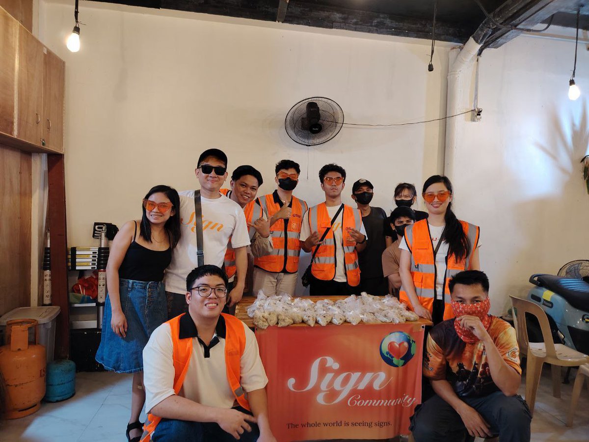 BossLevi_Sign's tweet photo. Sign Daily Orange Pill 🧡 

#9 Oraganize a Sign community event

Stray paws may look dirty and dangerous, but look closer they’re just hungry for love, care, and a second chance. That’s why we started this initiative in our community https://t.co/UIkJeBMYKJ
