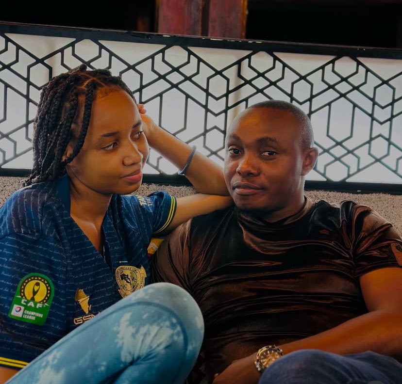 Nadhani hii ndio Couple ya Kwanza Kudumu Toka wapate Trending, Hapa Huenda Jamaa alipata Mke bora..!!