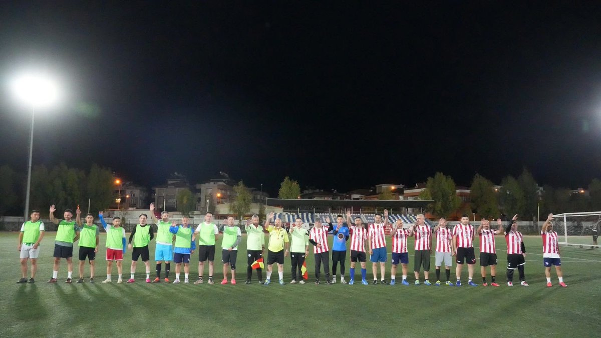 Gençlik Haftası'nda kurumlar arası dostluk ve birlik maçı gerçekleştirdik. Sporun gücüyle dayanışmayı pekiştirdik. ✨