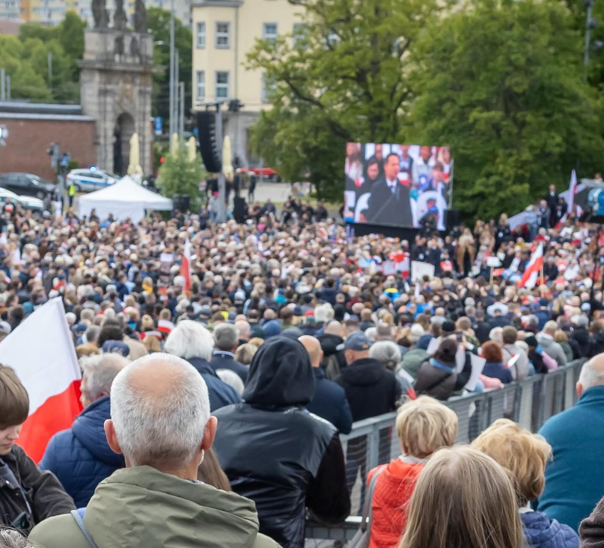 Bartosz Brożyński tweet media