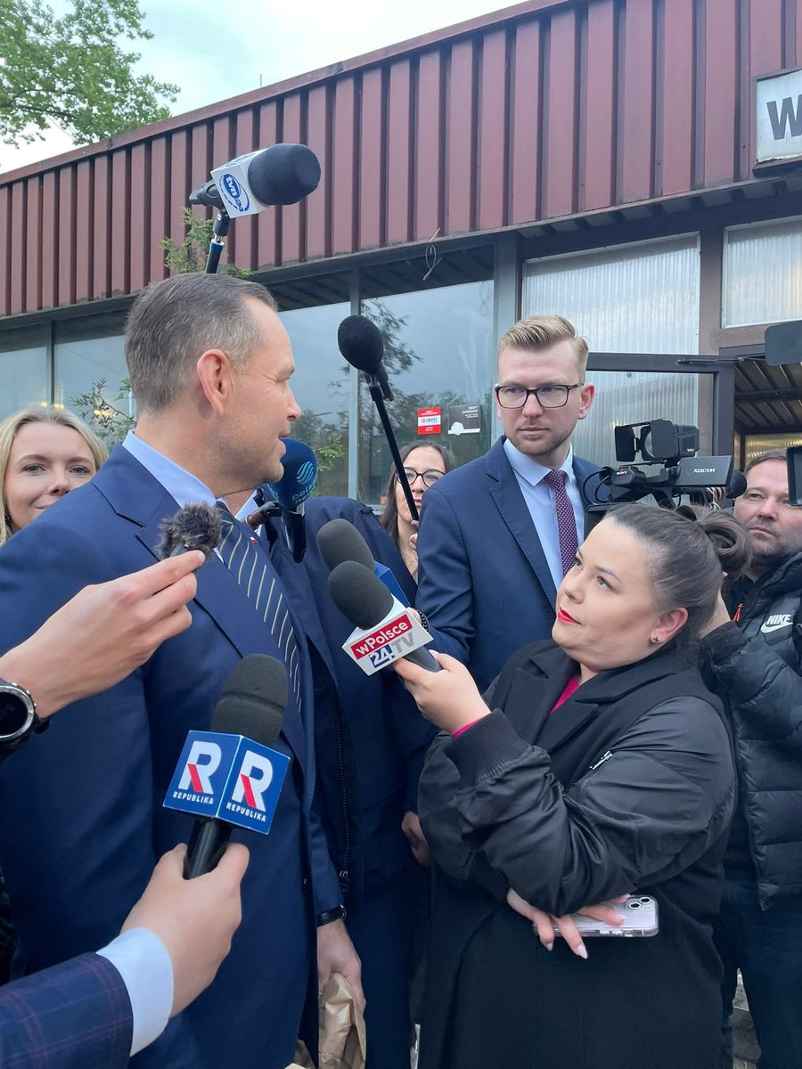 AKsciuczyk's tweet photo. ⚒️🇵🇱  Kopalnia Mysłowice- Wesoła.  Polska Grupa Górnicza. Wizyta Karola Nawrockiego . https://t.co/BQrKwuGN9c