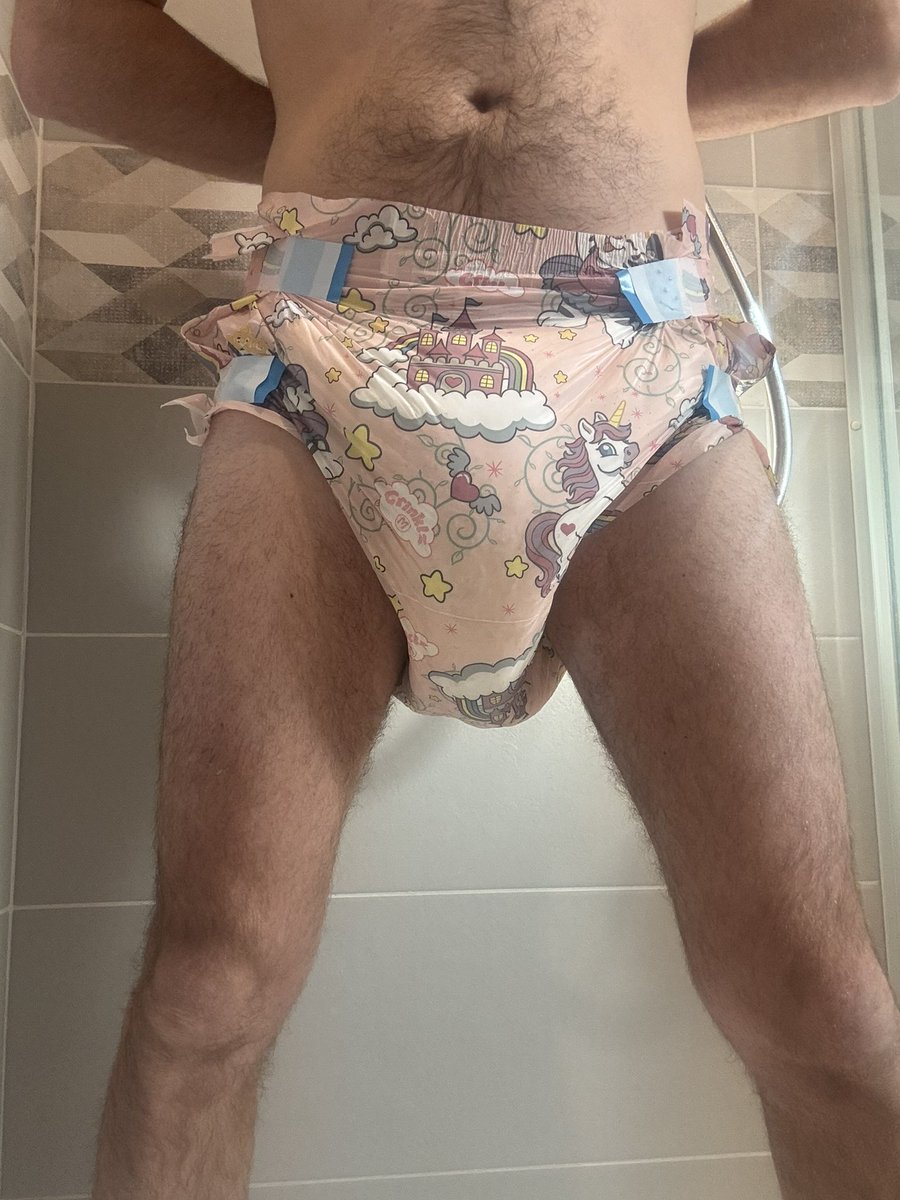 Romanoslv's tweet photo. Voici le résultat après cette nuit en cage de chasteté +couche. Et bien sûr toujours la clé cassé dans la serrure 🫣

Here is the result after this night in chastity cage +diaper. And of course always the broken key in the lock 😬#chastity #diaper #abdl #slave #chastete #master https://t.co/ctBytfKC0v