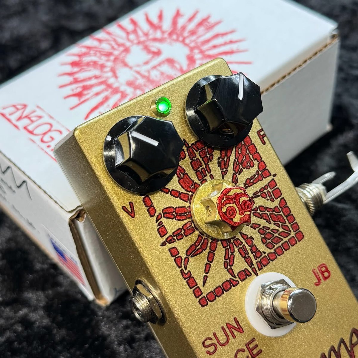 Xotique's tweet photo. Coming soon...!!!🔥
This will go on sale 5/16(Fri) at 21:00😎
👇Xotique Online Store👇
https://t.co/KWHaBZtnBM
#ANALOGMAN #SunFace #Xotique https://t.co/CcUgcQJ6Ks