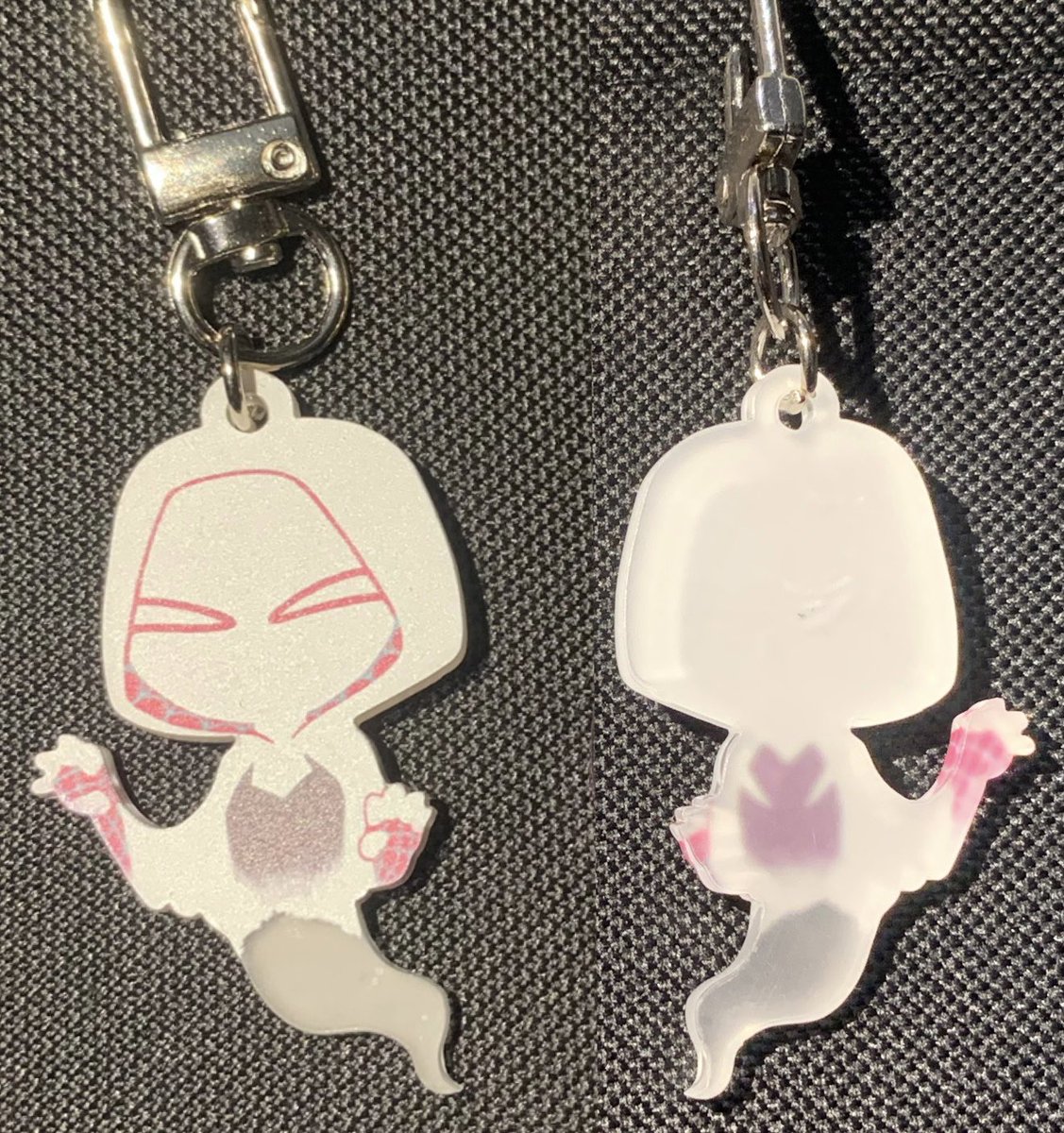 fannfann9's tweet photo. ［ 場後通販 / Online shop ］

International order form⬇️
https://t.co/9xe9XmIXU0 

這次加印少量夜光羅茲吊飾了，但還是少量！ https://t.co/G9enUanoTU