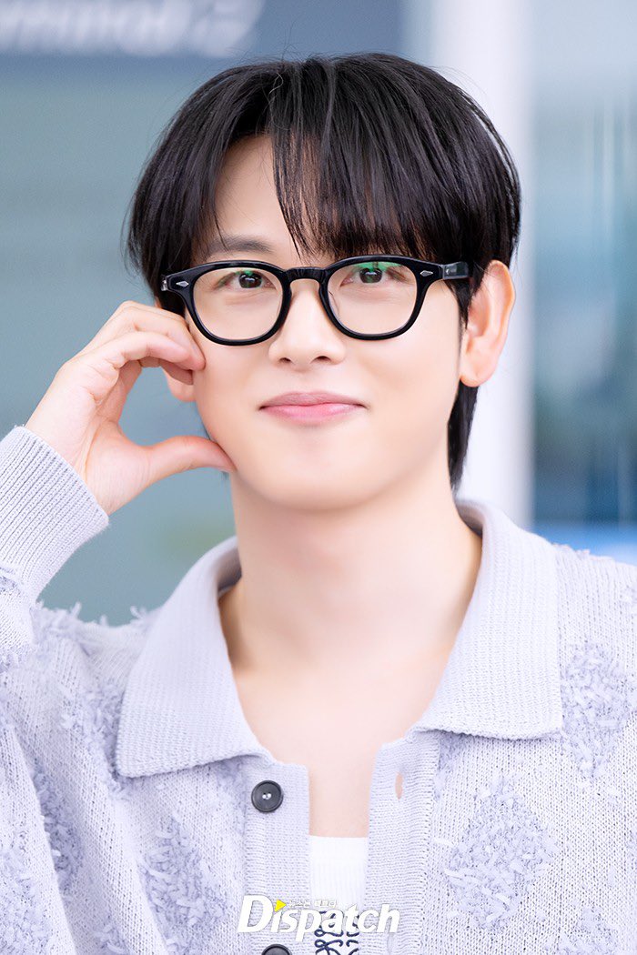 everydaysiwan's tweet photo. Photos of Yim Siwan at Incheon Airport today departing to Singapore to attend the Korea Travel Fair 2025 hosted by the Korean Tourism Organization of Singapore tmr.

#임시완 #yimsiwan #imsiwan https://t.co/uGxbH3uDlk