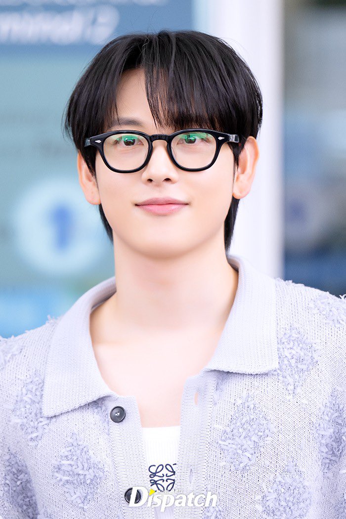 everydaysiwan's tweet photo. Photos of Yim Siwan at Incheon Airport today departing to Singapore to attend the Korea Travel Fair 2025 hosted by the Korean Tourism Organization of Singapore tmr.

#임시완 #yimsiwan #imsiwan https://t.co/uGxbH3uDlk