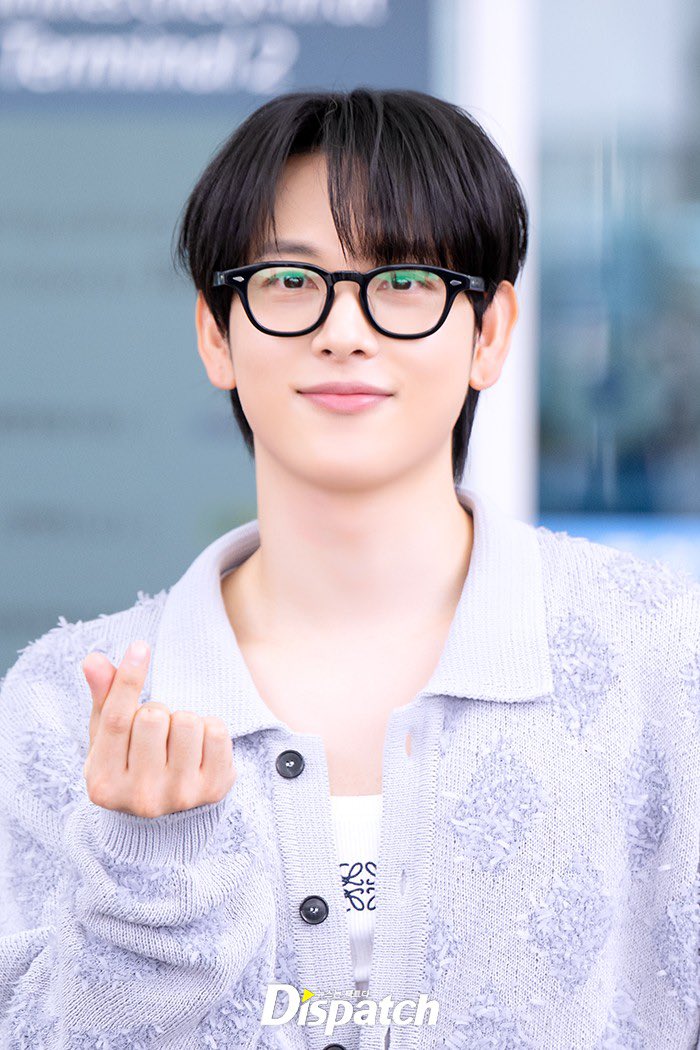 everydaysiwan's tweet photo. Photos of Yim Siwan at Incheon Airport today departing to Singapore to attend the Korea Travel Fair 2025 hosted by the Korean Tourism Organization of Singapore tmr.

#임시완 #yimsiwan #imsiwan https://t.co/uGxbH3uDlk