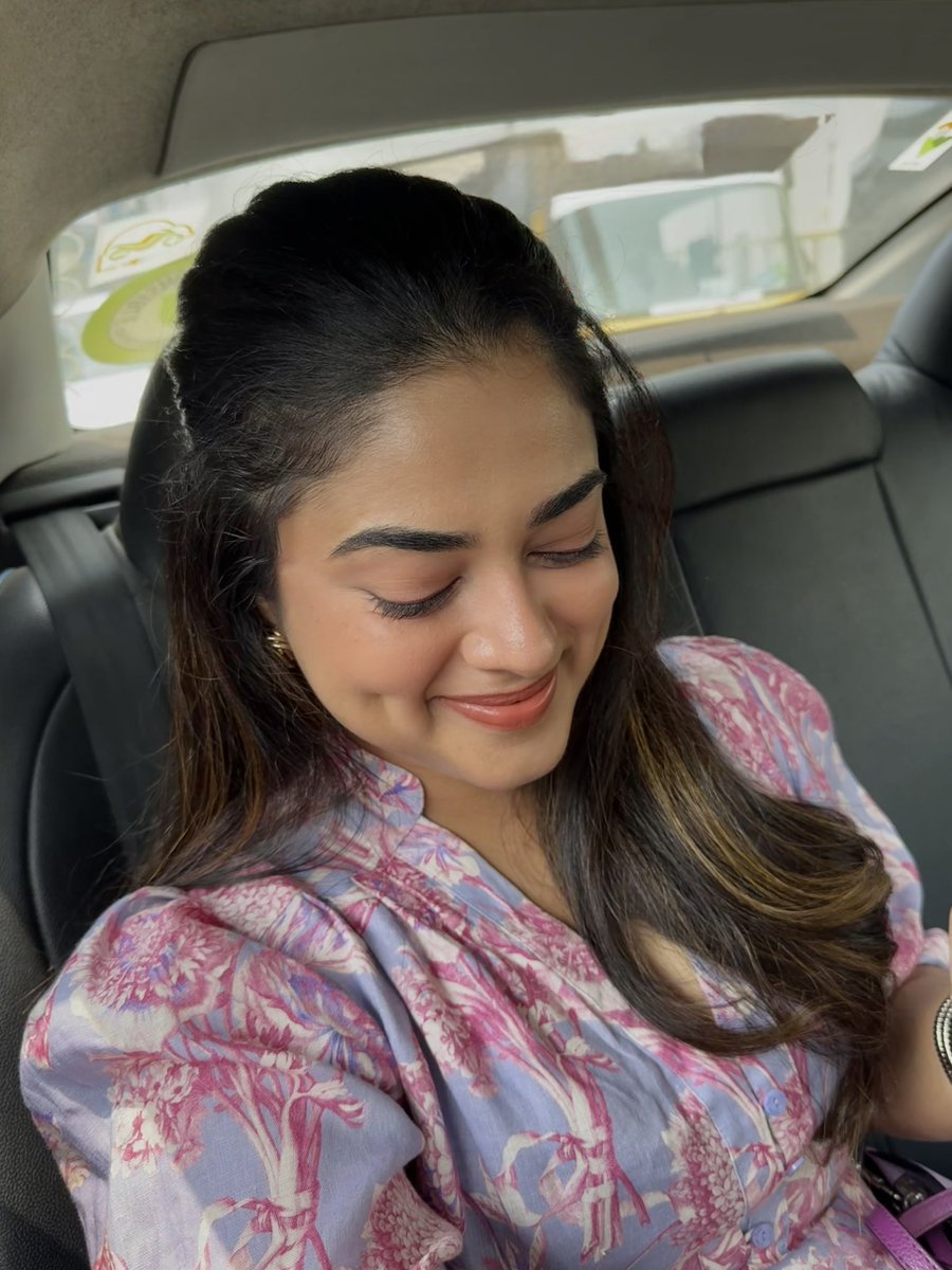 SiddhiIdnani's tweet photo. Hi 🥰 https://t.co/jAlWgoinv5