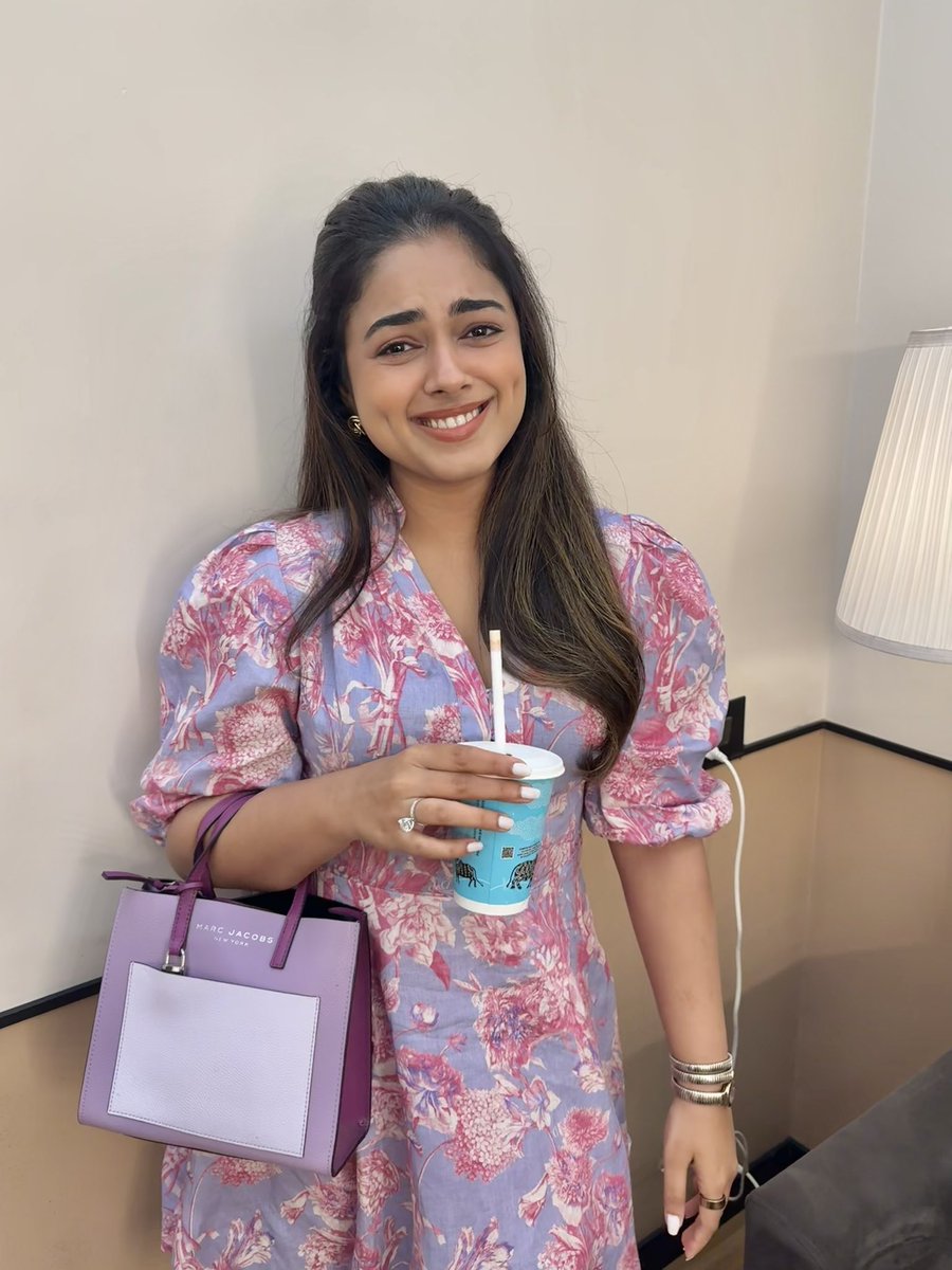 SiddhiIdnani's tweet photo. Hi 🥰 https://t.co/jAlWgoinv5