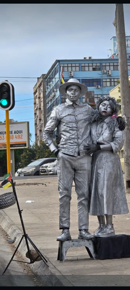 luisnhachote's tweet photo. Estatuas humana #ARTE #Mozambique https://t.co/dSWnFdawIB