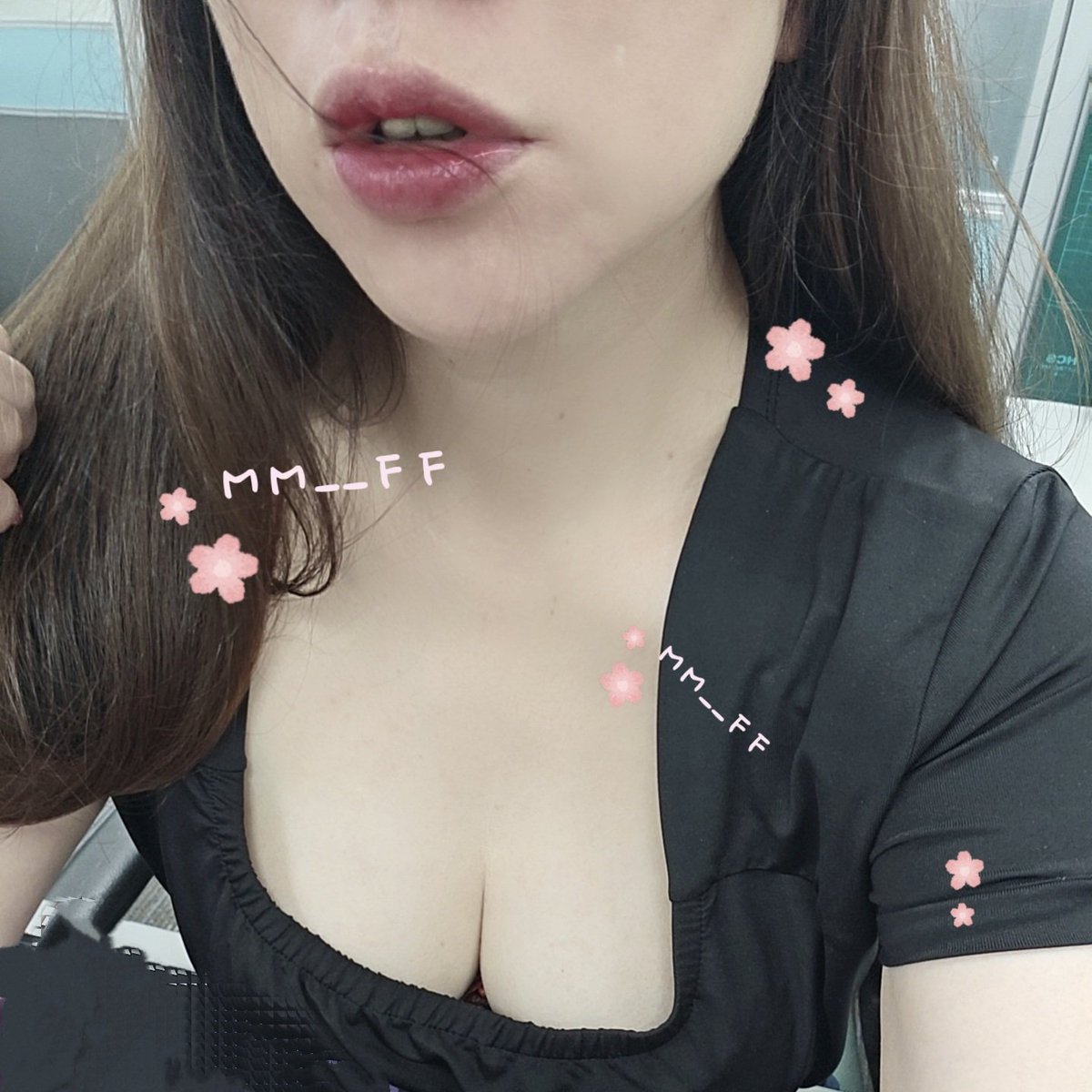 表裡不一的熟女姐姐 tweet media