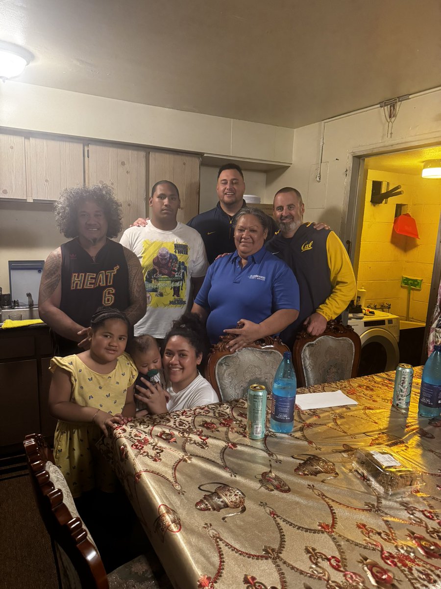 Koloi Keli (@koloi_2026) on Twitter photo Thank you <a href="/AnaeCoach/">Famika Anae</a> <a href="/NickRolovich/">Nick Rolovich</a> for an awesome house visit! Hope y’all enjoyed dinner! #GOBEARS Thank you <a href="/AnaeCoach/">Famika Anae</a> <a href="/NickRolovich/">Nick Rolovich</a> for an awesome house visit! Hope y’all enjoyed dinner! #GOBEARS