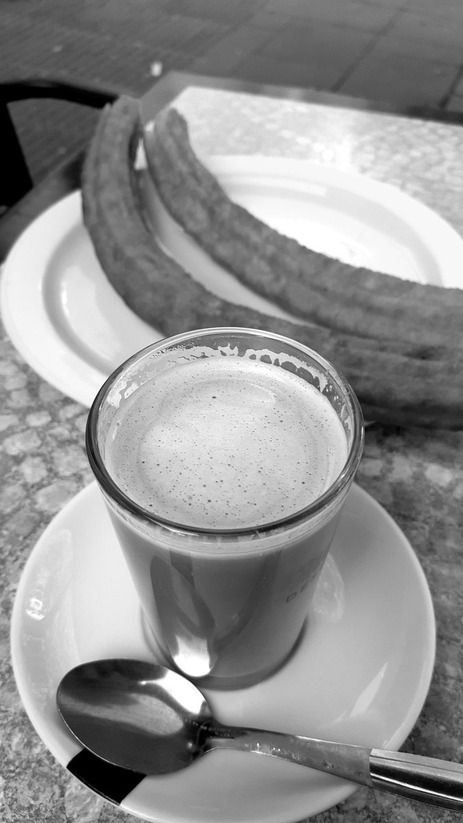 JuanPm92588109's tweet image. #viernes #cafe #porras Me susurra por detrás cerca de la barra...tengo algo para ti que se que te gusta...resbaladiza y sabrosa...como quieres la leche?. Buenos dias Loc@s