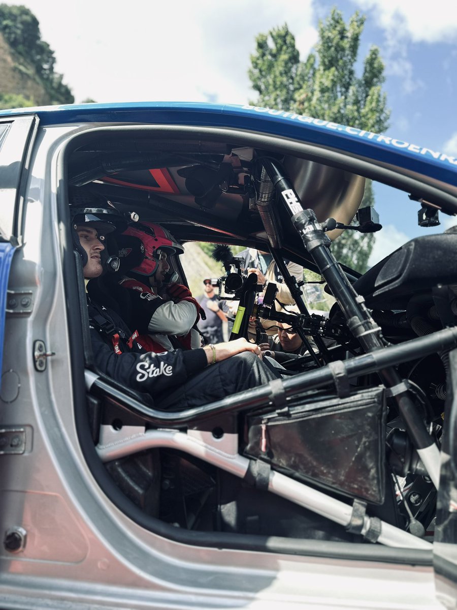 CF Rallye (@cfrallye) on Twitter photo Du circuit au rallye !
Champion de Formule 2 en 2023 et pilote Peugeot Sport en Endurance, Théo Pourchaire est venu découvrir le #CFR en montant aux côtés de Lucas Darmezin 🤜🤛
📺 Une séquence à retrouver dans Rallye Club, jeudi 22 mai à 20h05 sur <a href="/CanalplusSport/">CANAL+ Sport</a> 360 ! Du circuit au rallye !
Champion de Formule 2 en 2023 et pilote Peugeot Sport en Endurance, Théo Pourchaire est venu découvrir le #CFR en montant aux côtés de Lucas Darmezin 🤜🤛
📺 Une séquence à retrouver dans Rallye Club, jeudi 22 mai à 20h05 sur <a href="/CanalplusSport/">CANAL+ Sport</a> 360 !