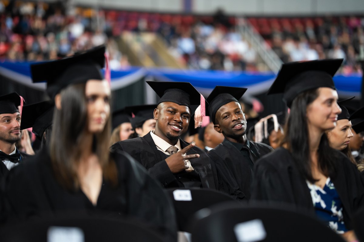 Celebrating our Faculty of Veterinary Science graduates as they step into a world of healing, compassion and care — for every paw, hoof and claw. 

#UPGraduation2025 #UniversityOfPretoria